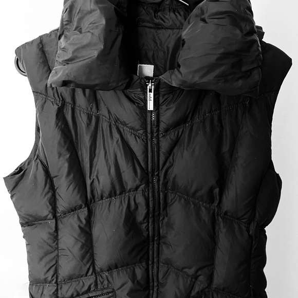 Vest..European Goose Down ladie’s Add puff vest with tuck away hood size  10. - Picture 2 of 7